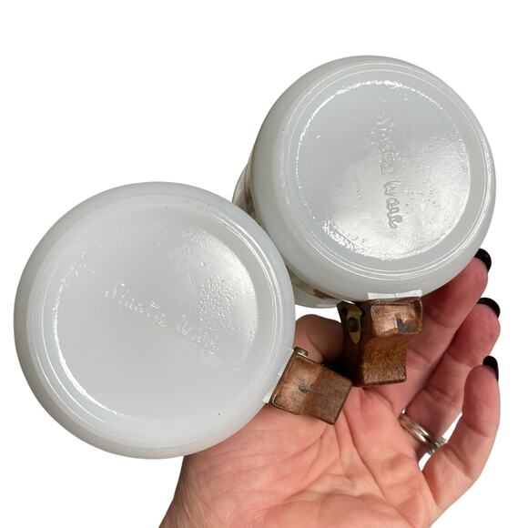 Vintage Siesta Ware Playing Card White Milk Glass Mug Wood Handle MCM Hearts - Picture 5 of 12